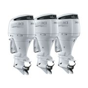 Тройка из 2 моторов Suzuki DF300APX+ 1 мотор DF300APXX, белые